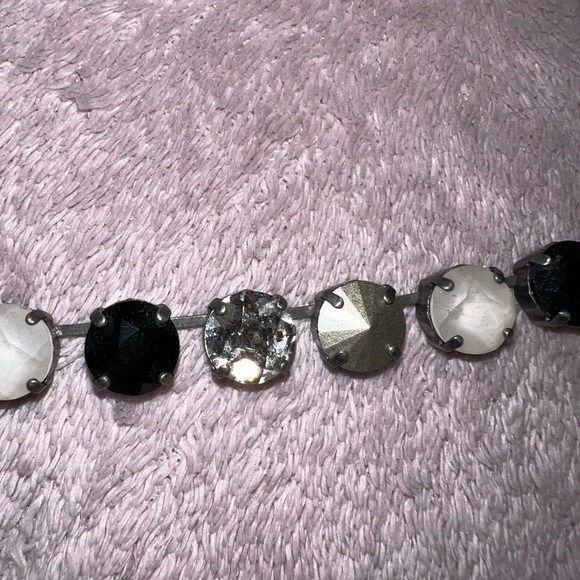 SABIKA NECKLACE - Picture 2 of 3